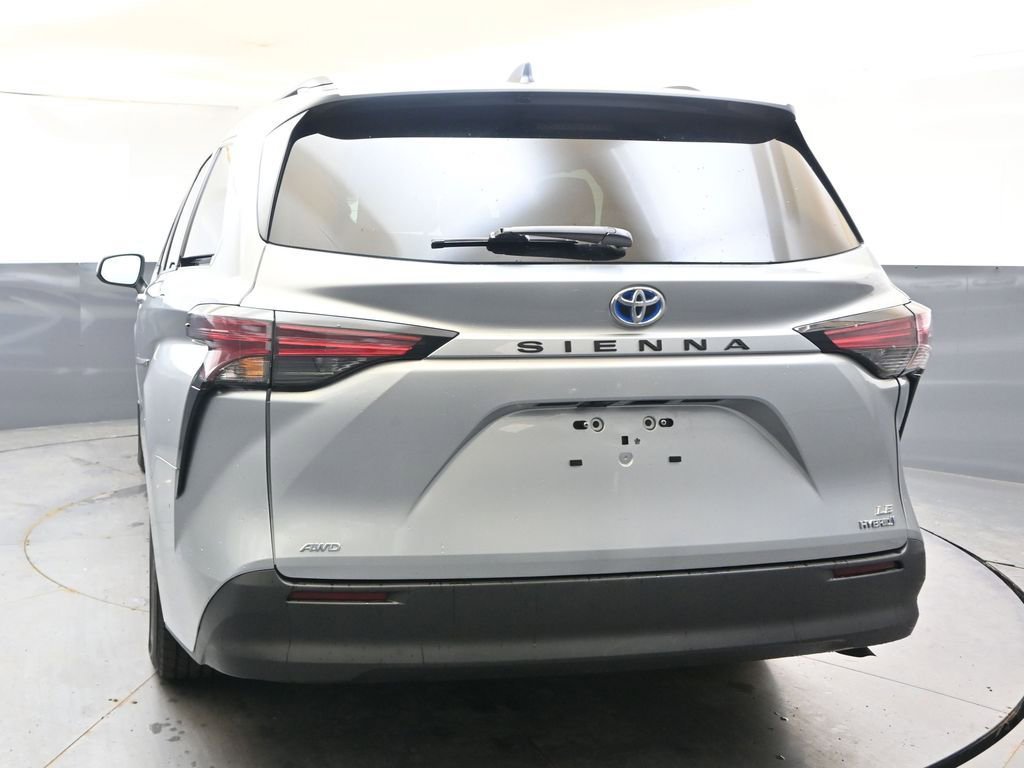 Used 2022 Toyota Sienna LE AWD/4WD image 4