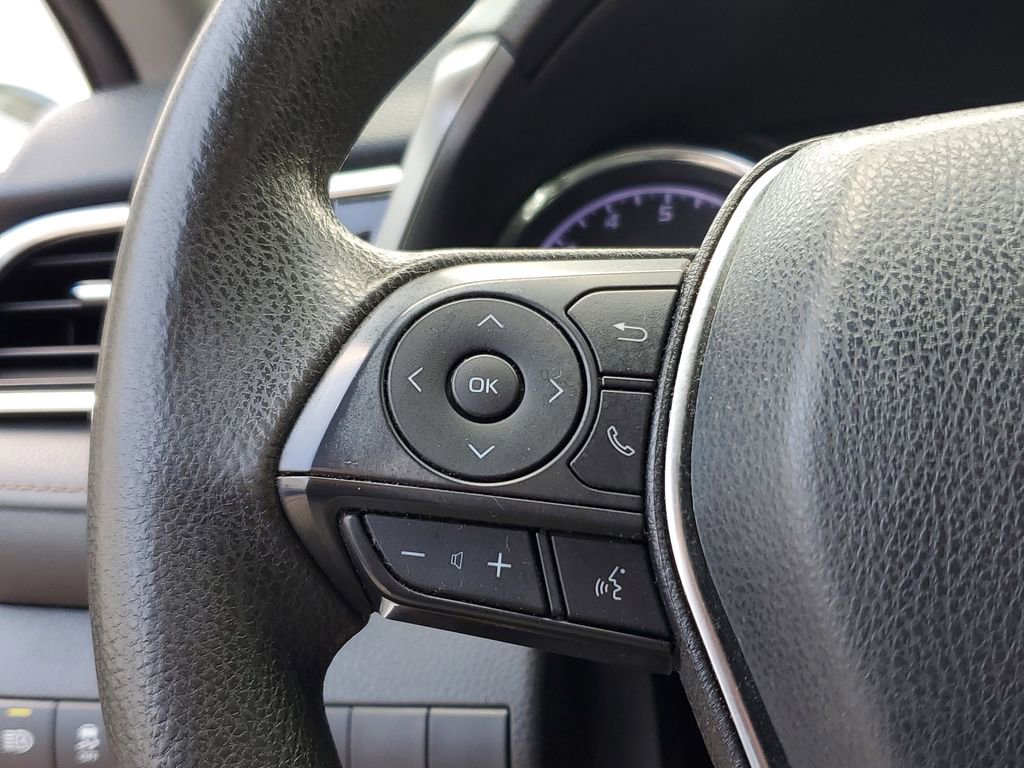 Used 2018 Toyota Camry LE FWD image 25