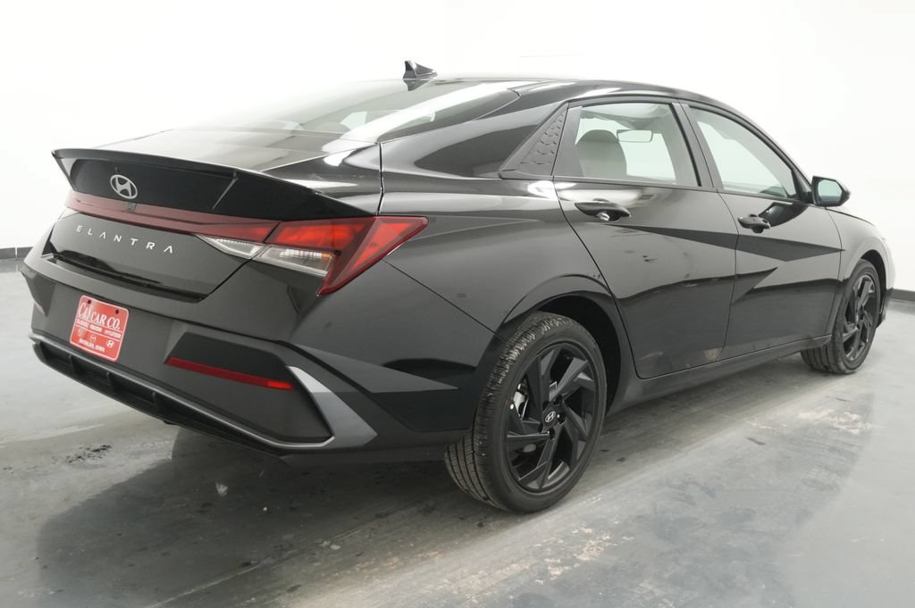New 2026 Hyundai Elantra Sport FWD image 8