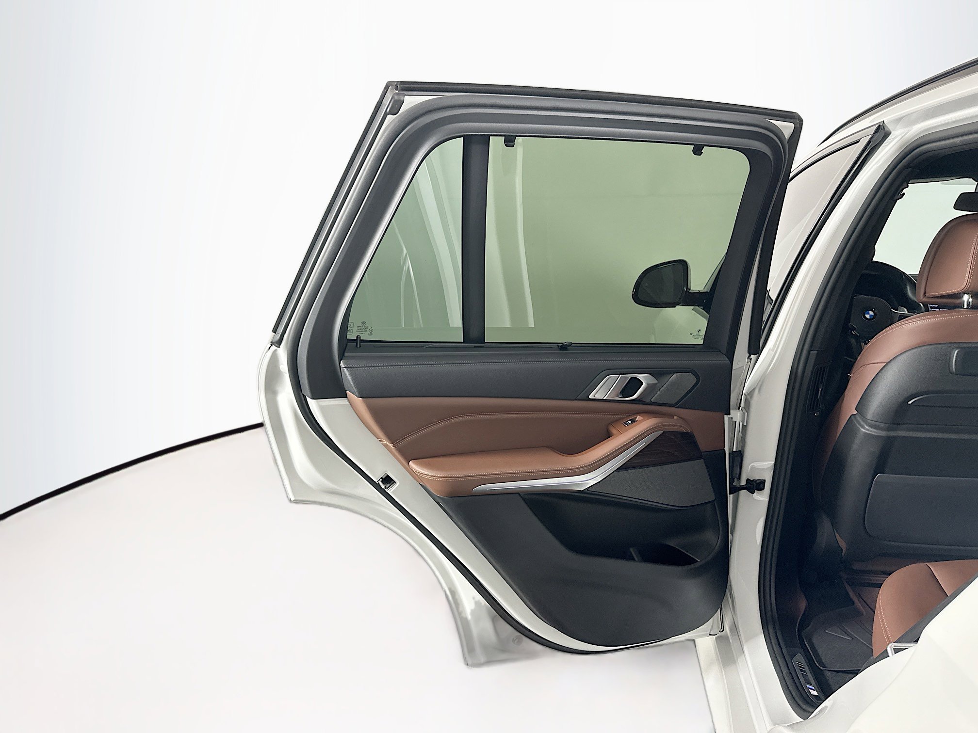 Used 2021 BMW X5 xDrive40i w/ M Sport Package image 28