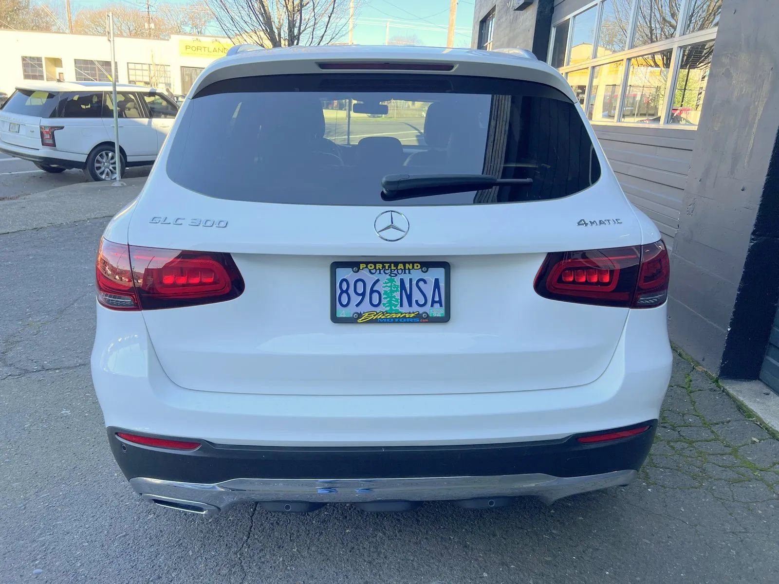 Used 2021 Mercedes-Benz GLC 300 GLC 300 4MATIC Sport Utility 4 image 4