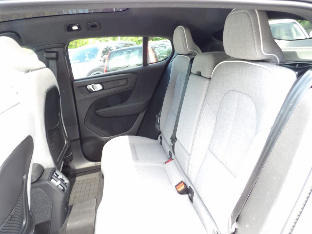 Certified 2023 Volvo C40 P8 Recharge Ultimate w/ Protection Package Premier AWD/4WD image 14