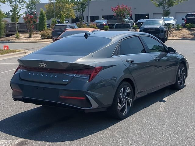 Used 2024 Hyundai Elantra Limited FWD image 6