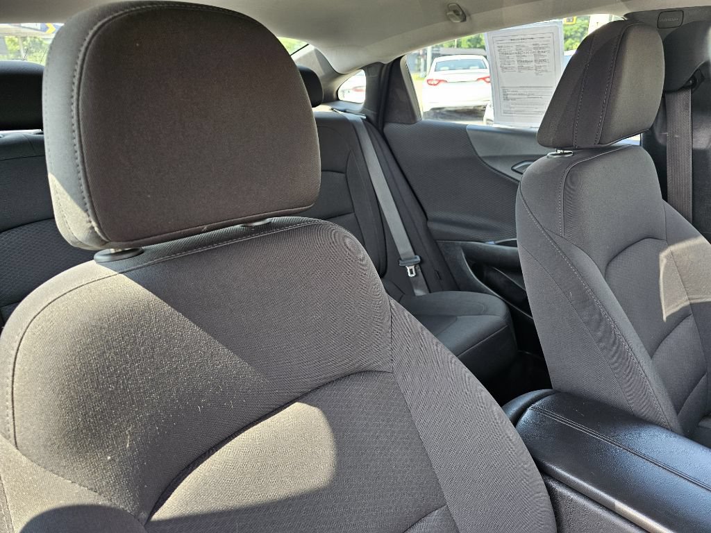Used 2021 Chevrolet Malibu LT FWD image 38