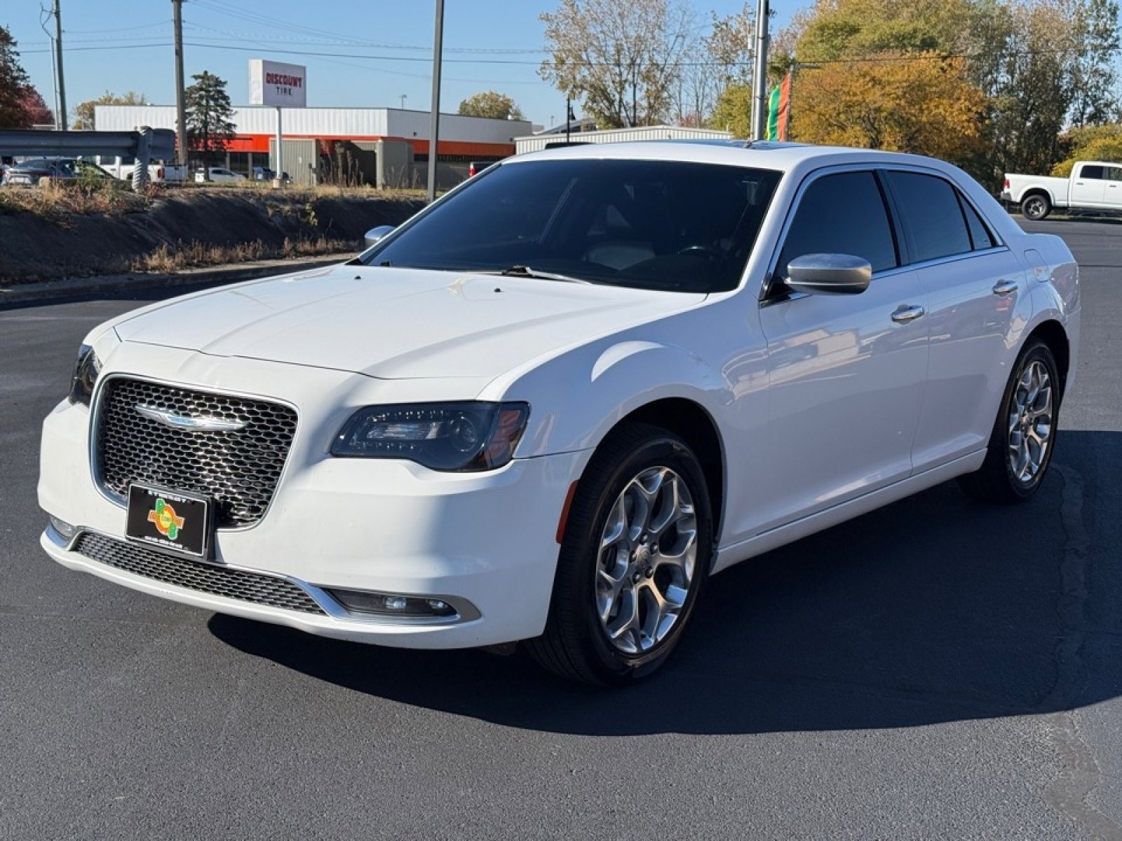 Used 2017 Chrysler 300 C Platinum image 4