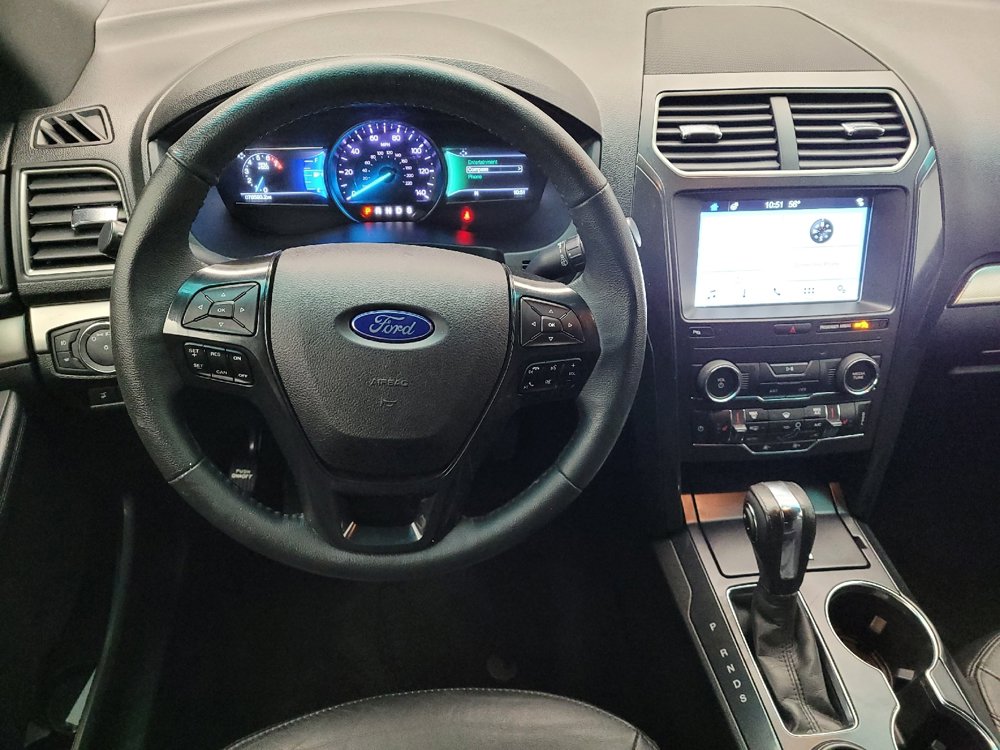 Used 2018 Ford Explorer XLT w/ Equipment Group 202A FWD image 22