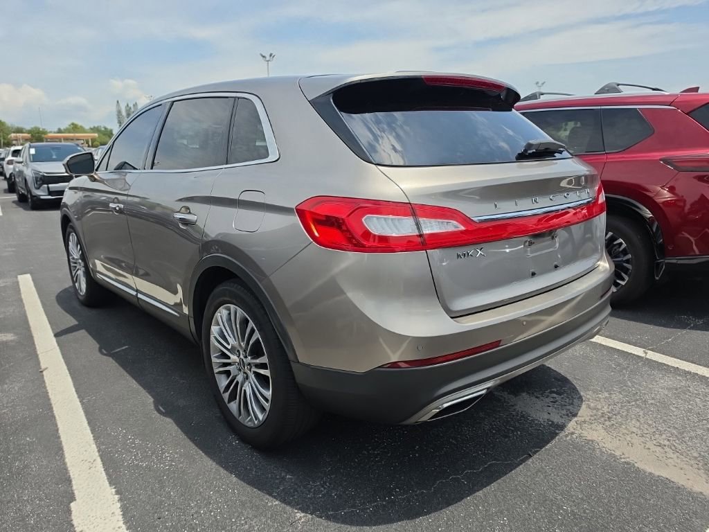 Used 2018 Lincoln MKX Reserve w/ Cargo Utility Package FWD image 7