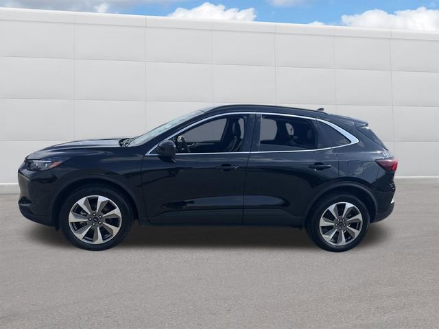 Used 2025 Ford Escape Platinum AWD/4WD image 2