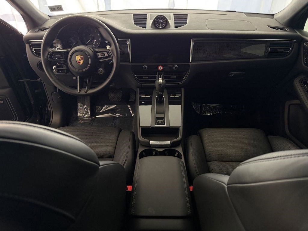 Used 2022 Porsche Macan GTS AWD/4WD image 17