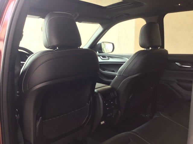 New 2025 Jeep Grand Cherokee Altitude image 16