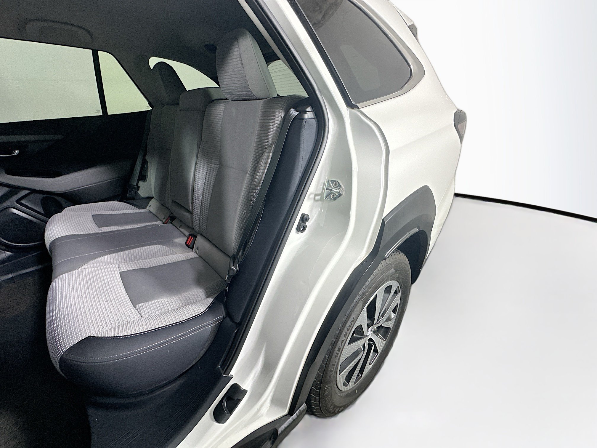 Used 2023 Subaru Outback Premium AWD/4WD image 26