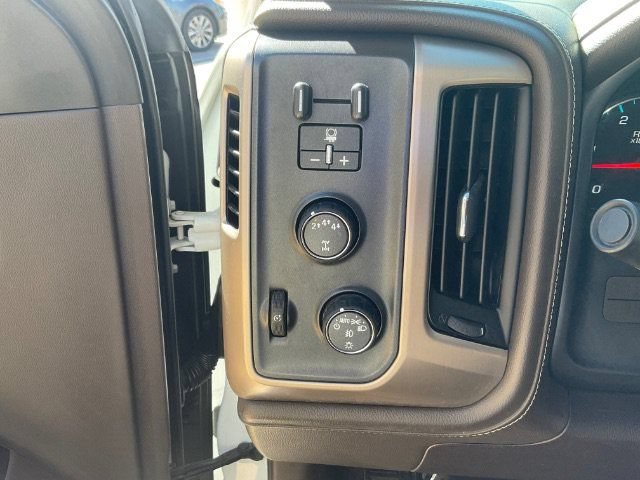 Used 2019 GMC Sierra 2500 Denali w/ Duramax Plus Package AWD/4WD image 21