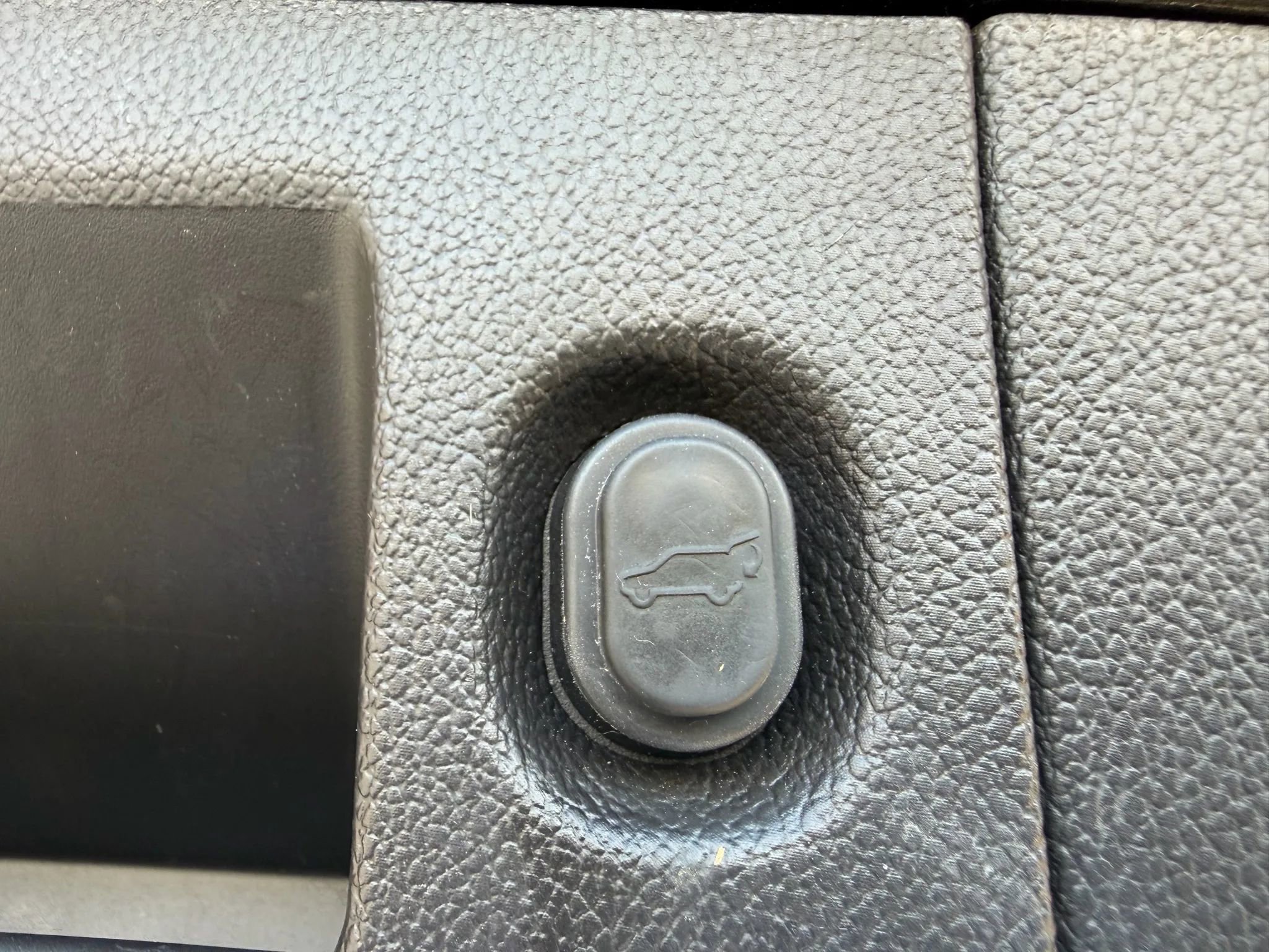 Used 2015 GMC Yukon SLT image 10