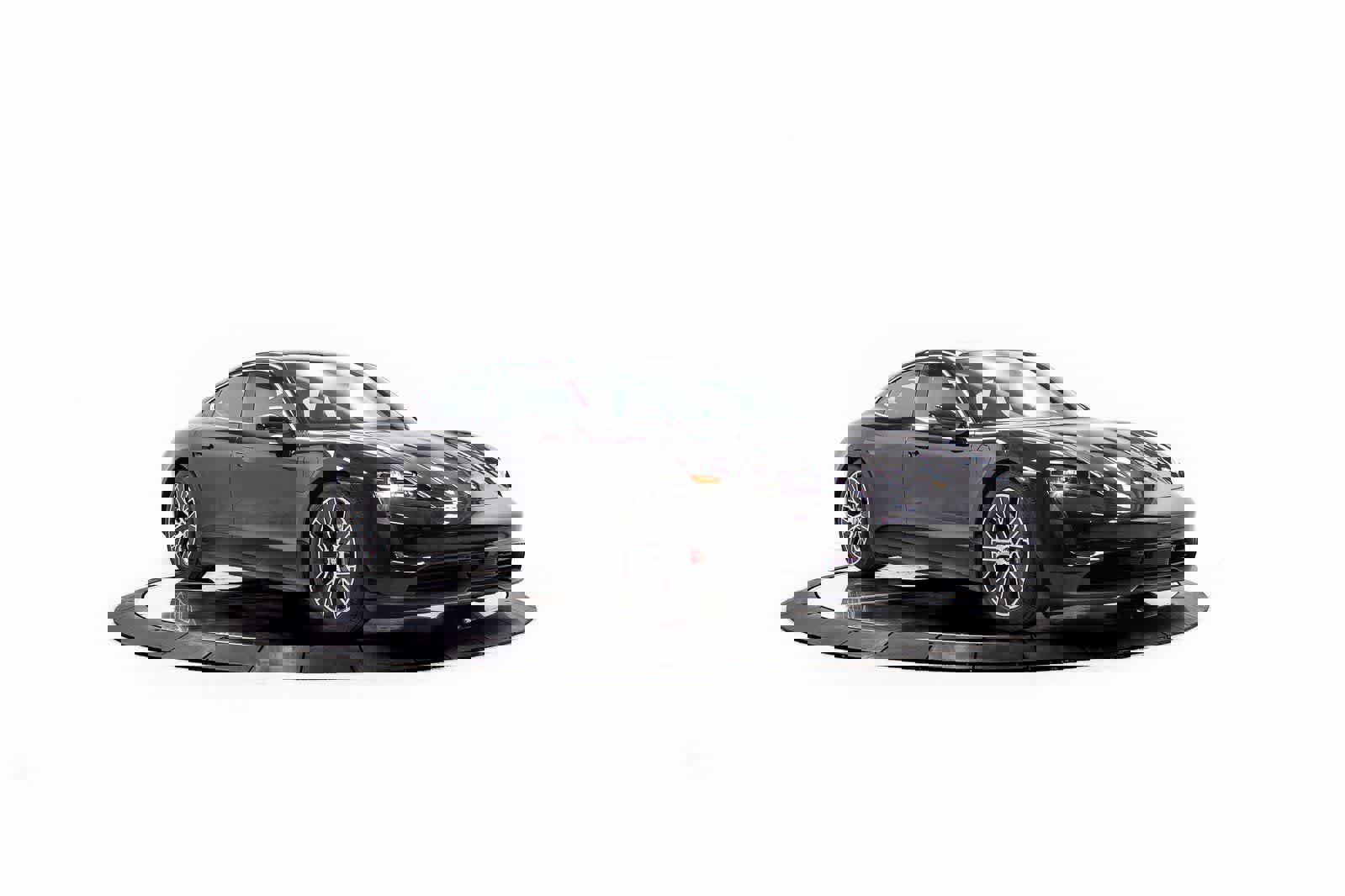 Certified 2022 Porsche Taycan 4S image 9