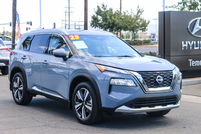 Used 2023 Nissan Rogue Platinum w/ Platinum Premium Package FWD image 3