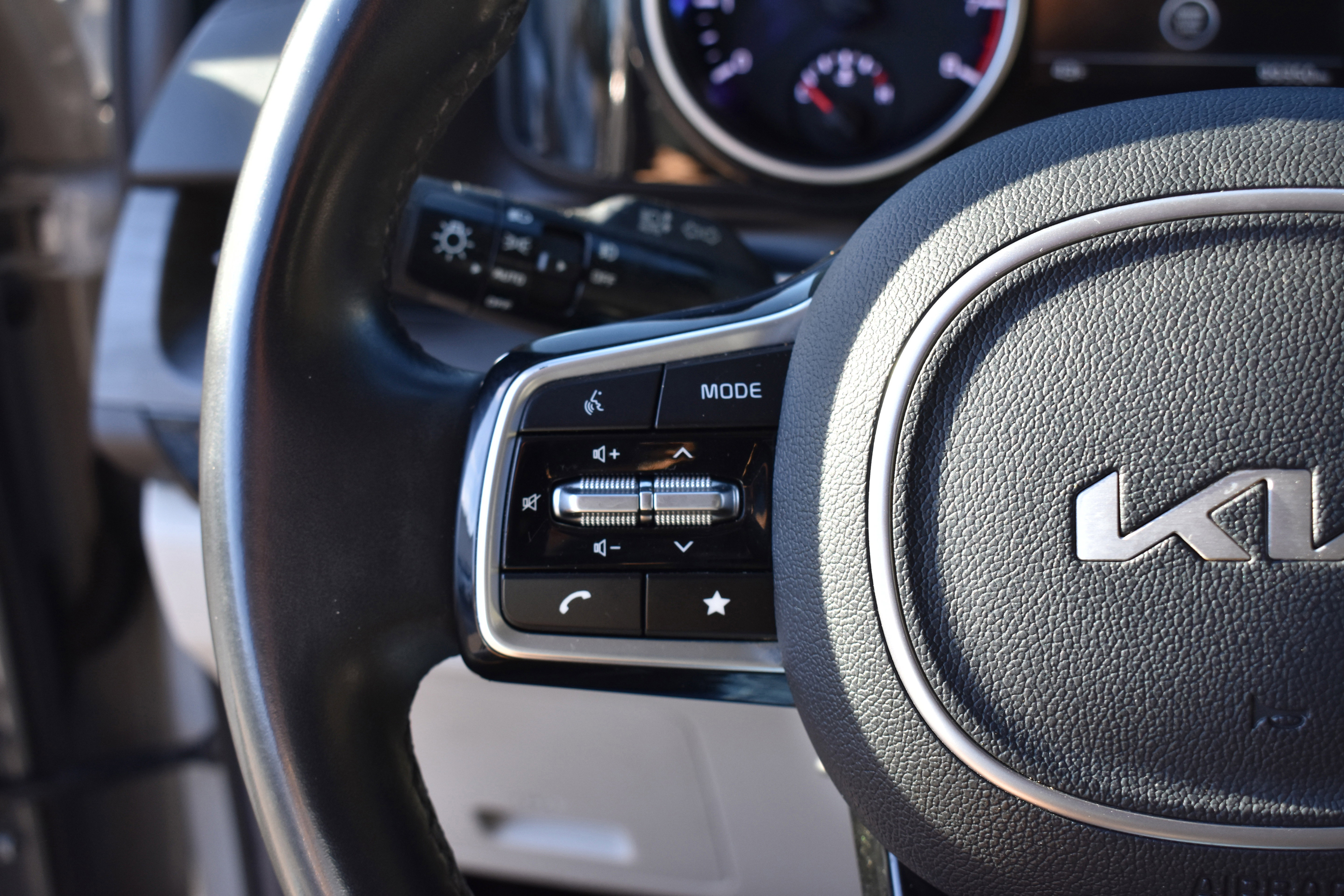 Used 2022 Kia Carnival SX image 15