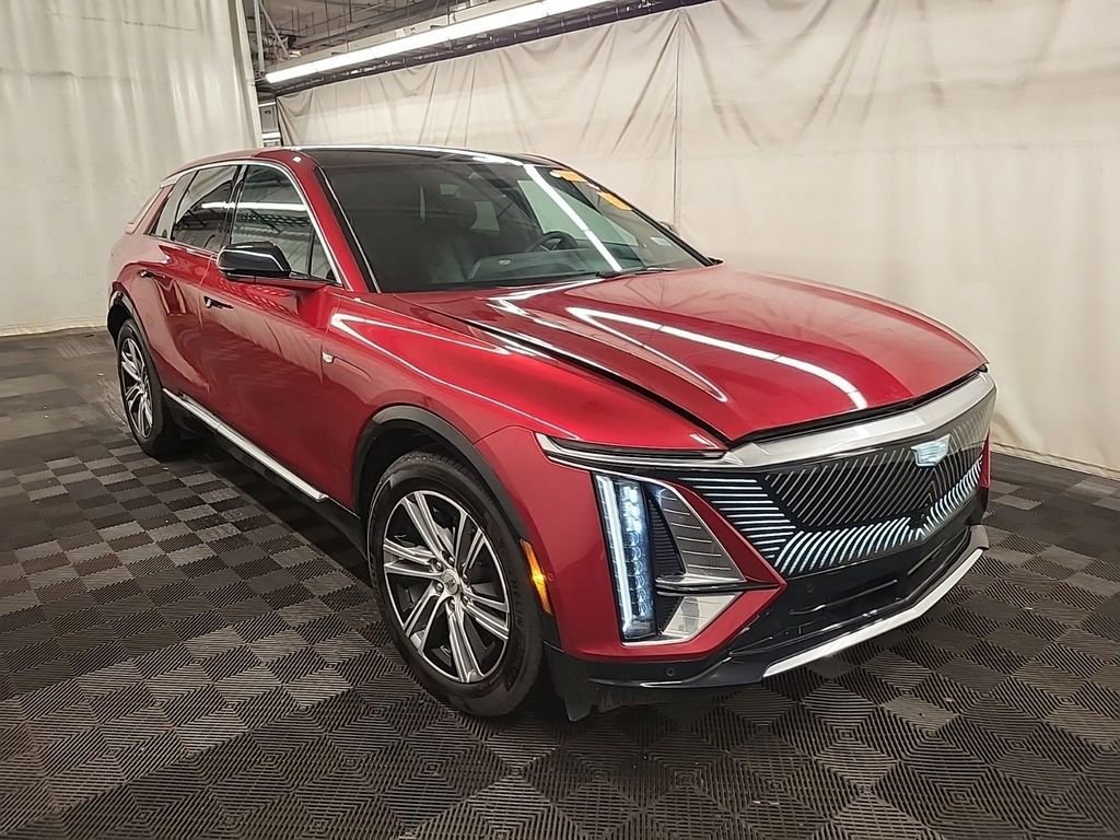 Used 2024 Cadillac Lyriq Luxury RWD image 3