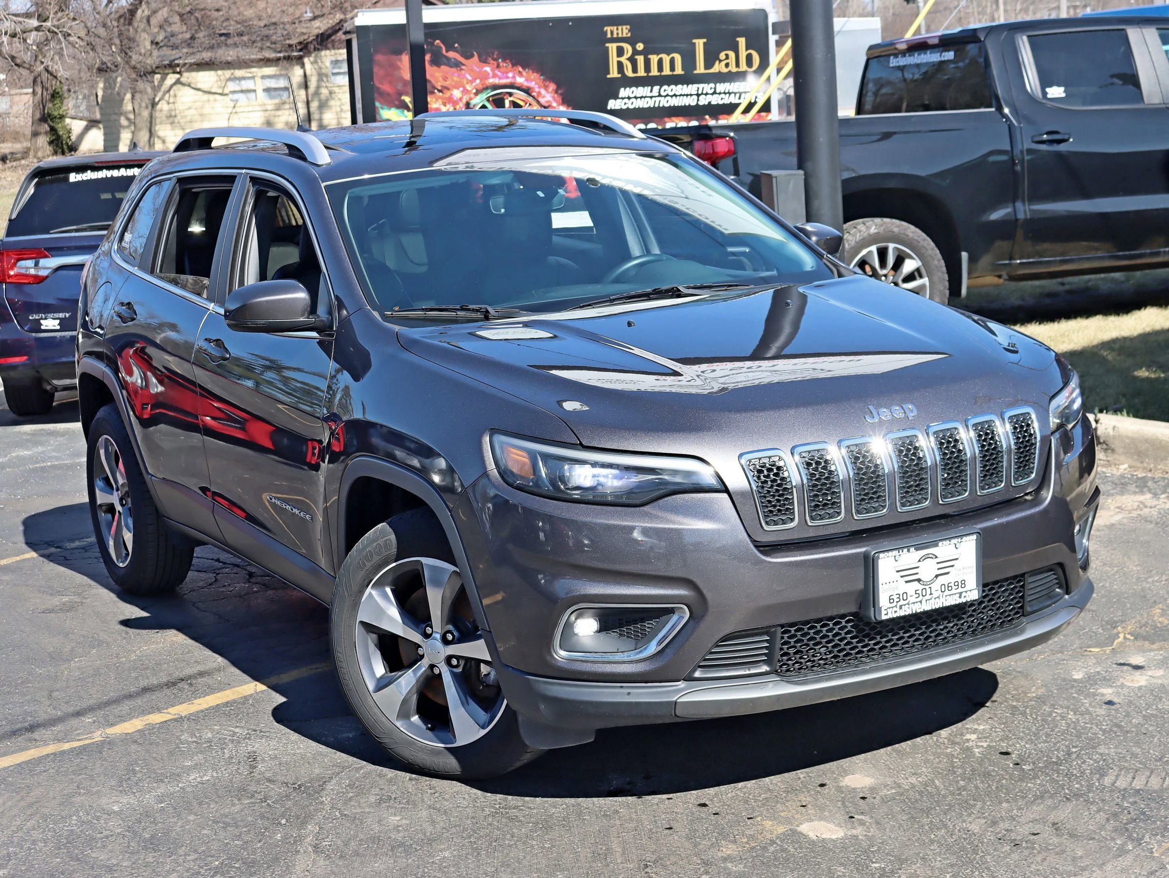 Used 2019 Jeep Cherokee Limited image 8