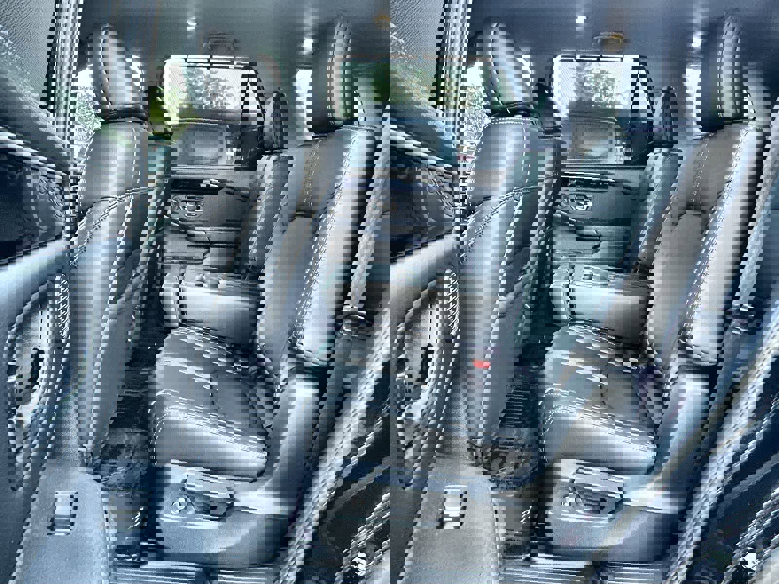 Used 2025 Honda Pilot EX-L image 4