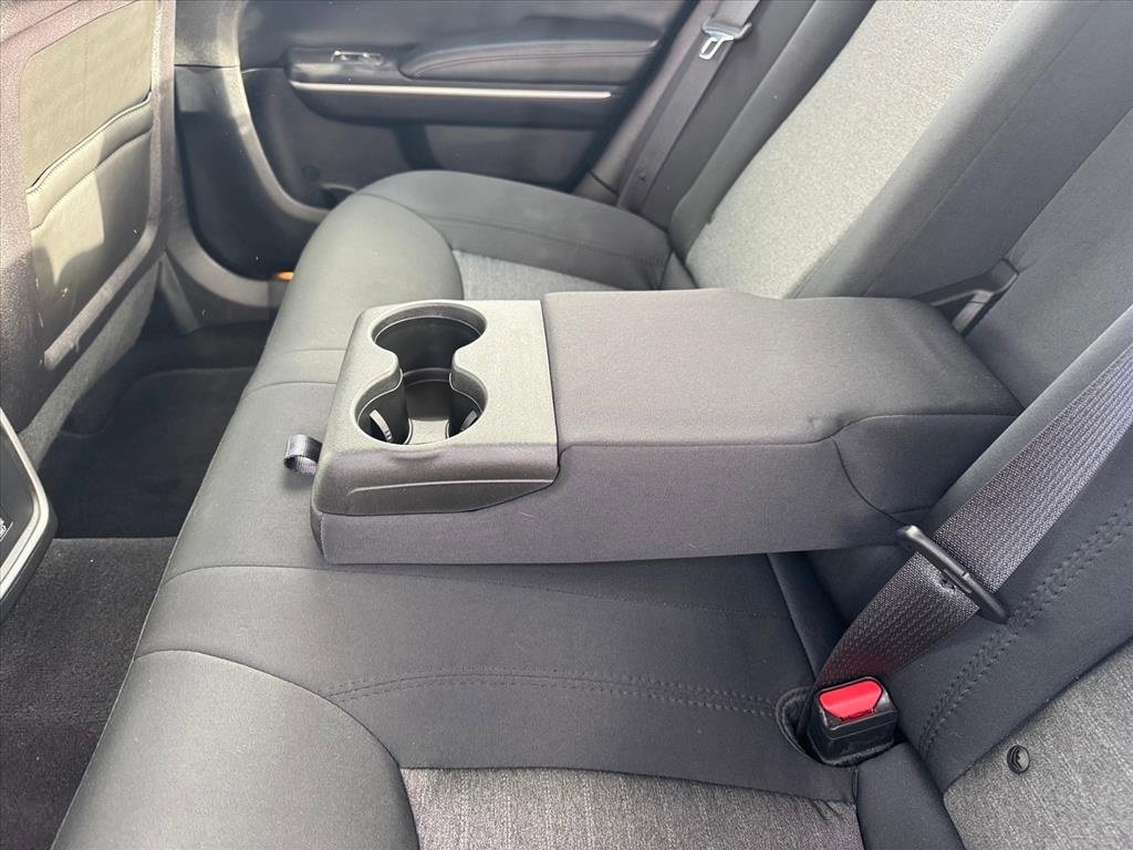 Used 2019 Chrysler 300 Touring w/ Sport Appearance Package image 10