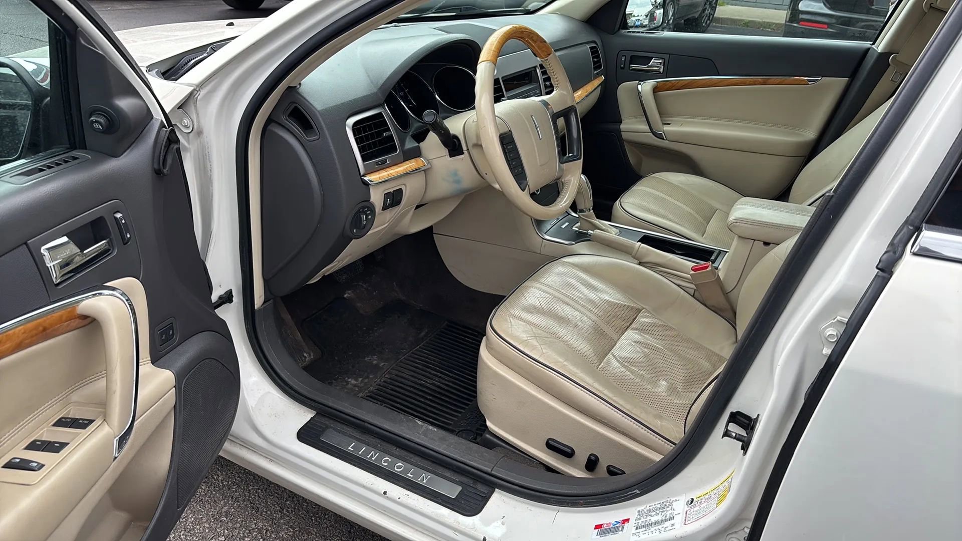 Used 2012 Lincoln MKZ FWD image 10
