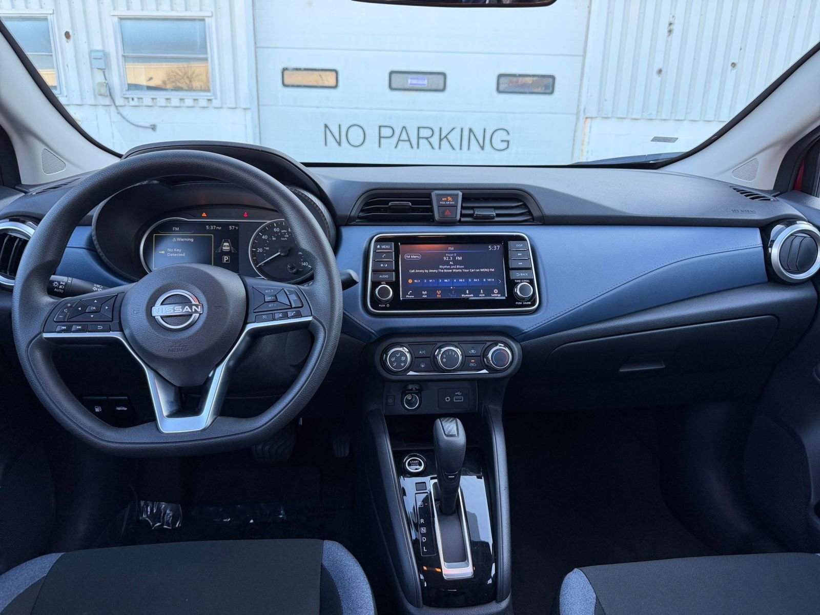 Used 2025 Nissan Versa SV image 28