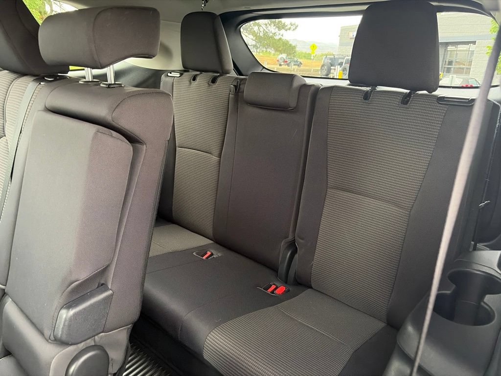 Used 2022 Toyota Highlander LE AWD/4WD image 22