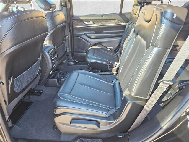 Used 2024 Jeep Grand Cherokee L Limited w/ Luxury Tech Group II image 10