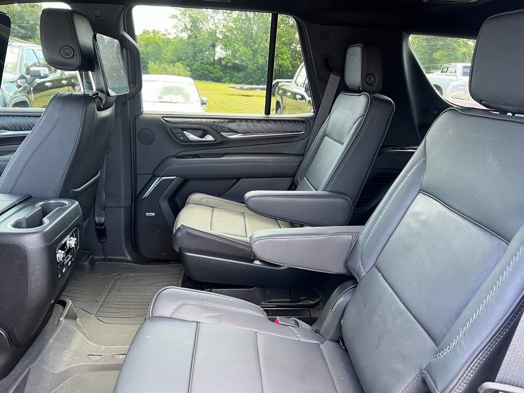Used 2024 GMC Yukon Denali w/ Advanced Technology Package AWD/4WD image 7