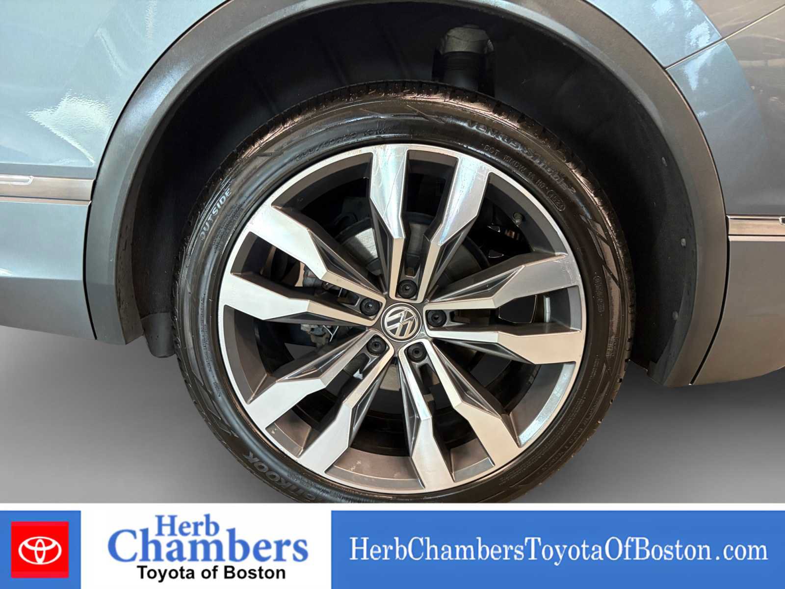 Used 2021 Volkswagen Tiguan SEL Premium R-Line AWD/4WD image 18