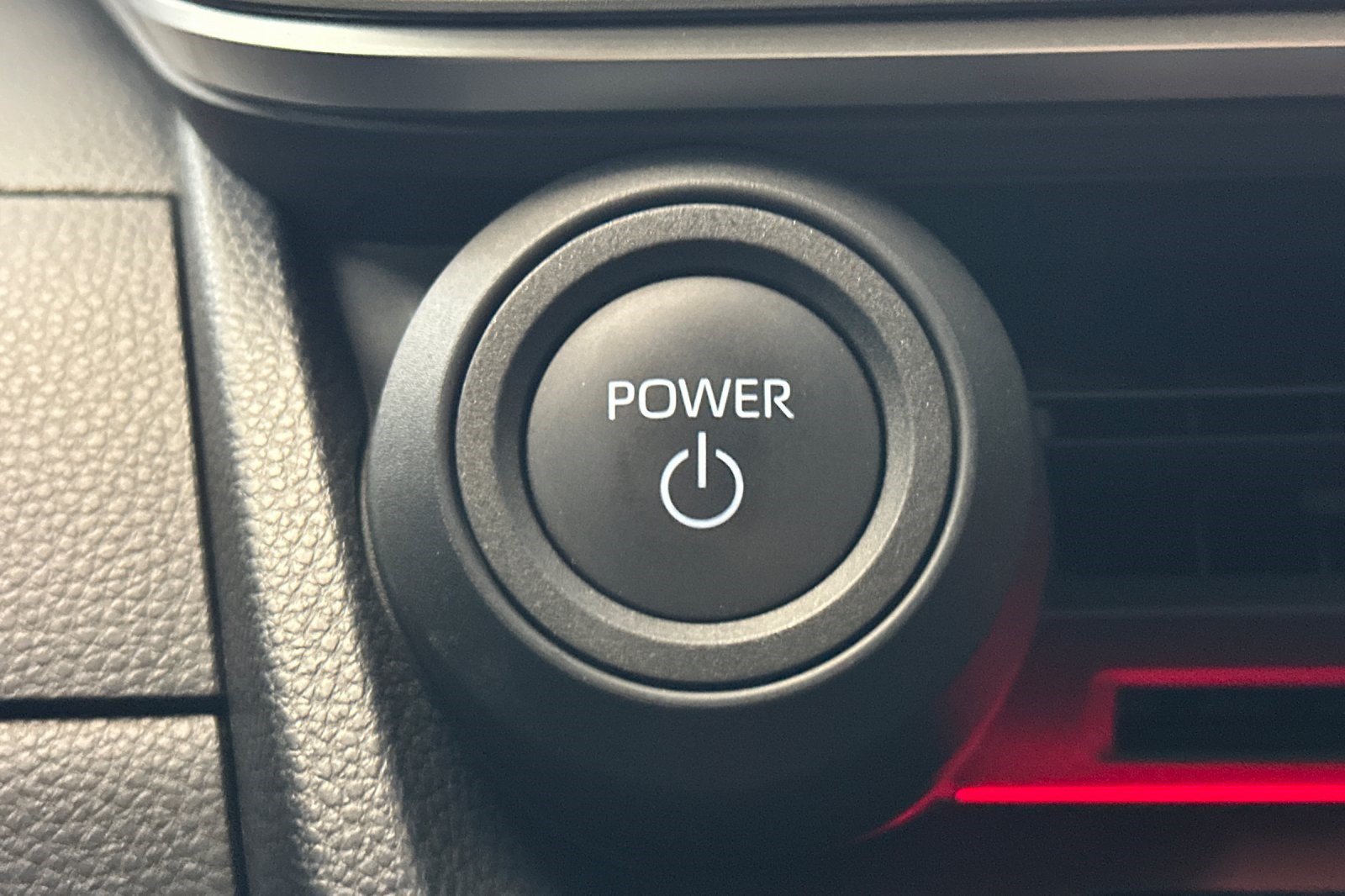 Used 2024 Toyota Prius Prime FWD image 17