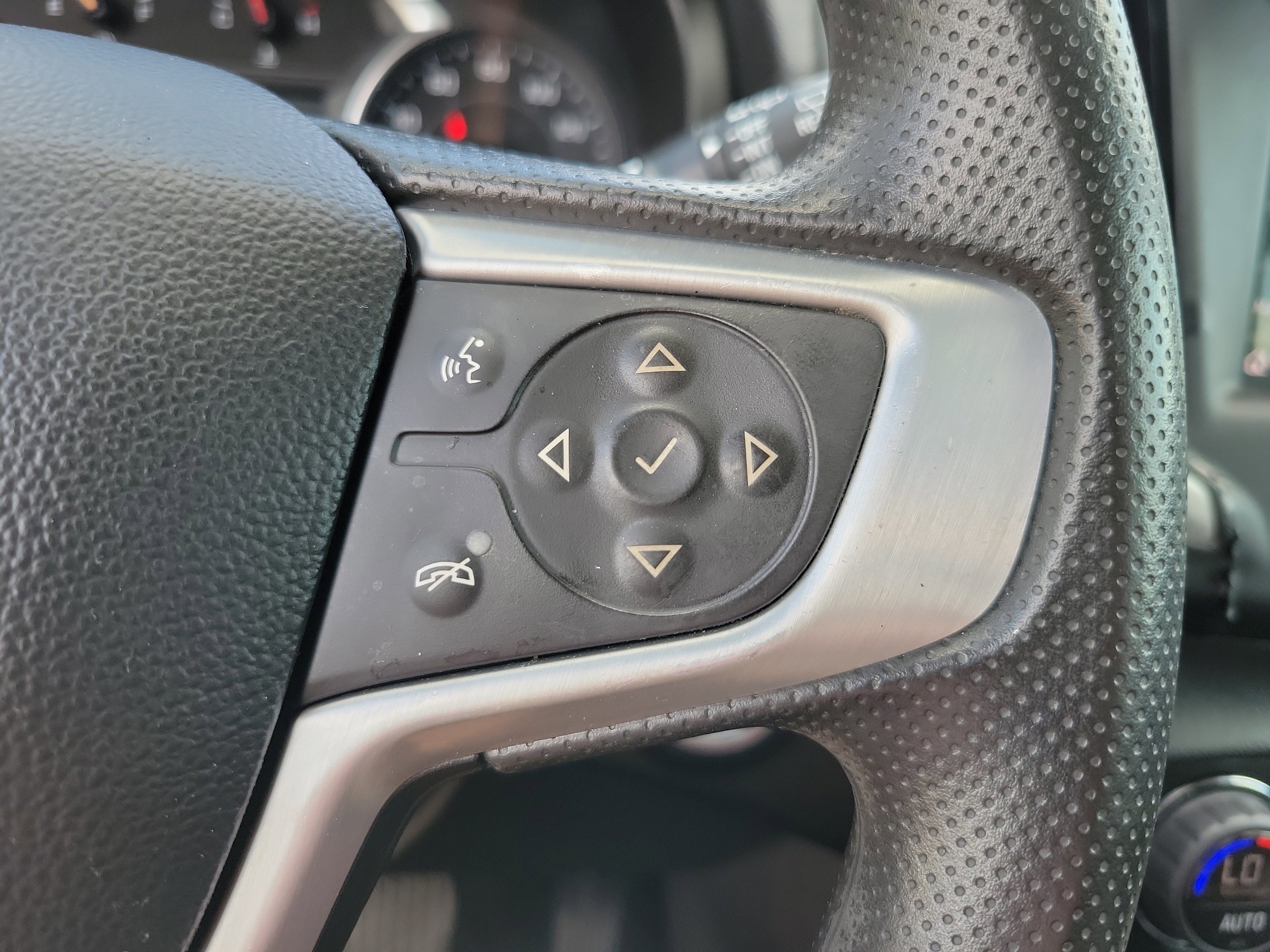 Used 2022 GMC Terrain SLE w/ Driver Convenience Package FWD image 16