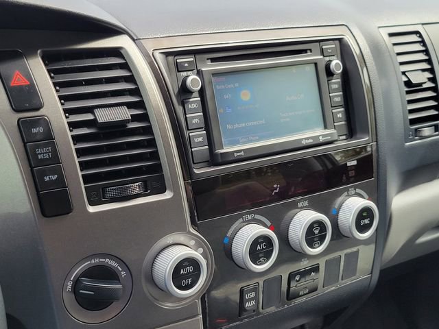 Used 2017 Toyota Sequoia SR5 AWD/4WD image 18