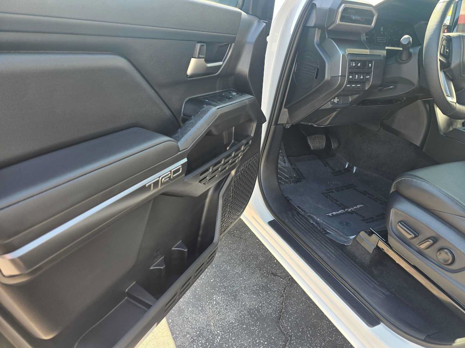 Used 2026 Toyota Tacoma TRD Off-Road w/ TRD Off Road Premium Package AWD/4WD image 20