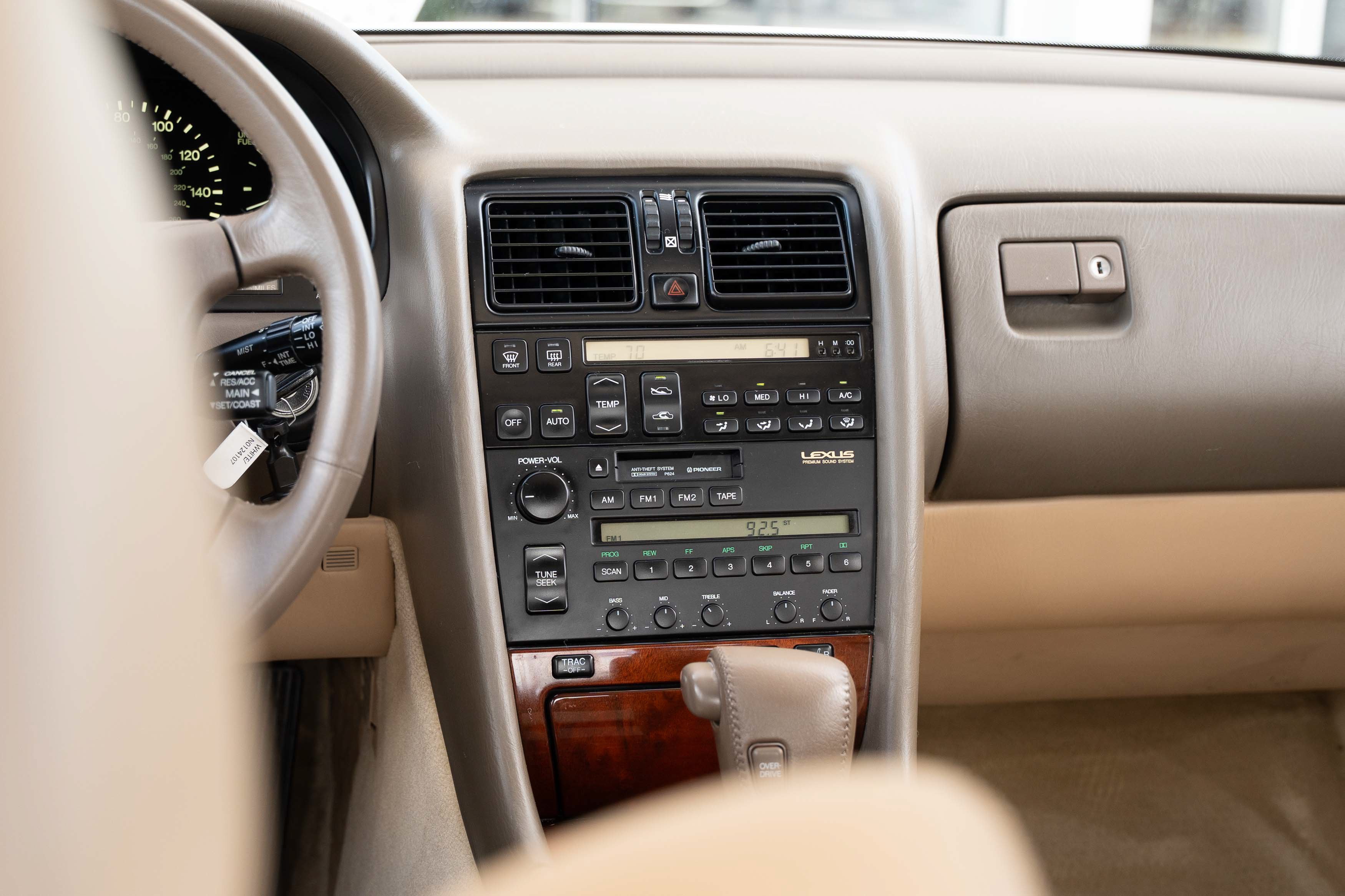 Used 1992 Lexus LS 400 RWD image 10