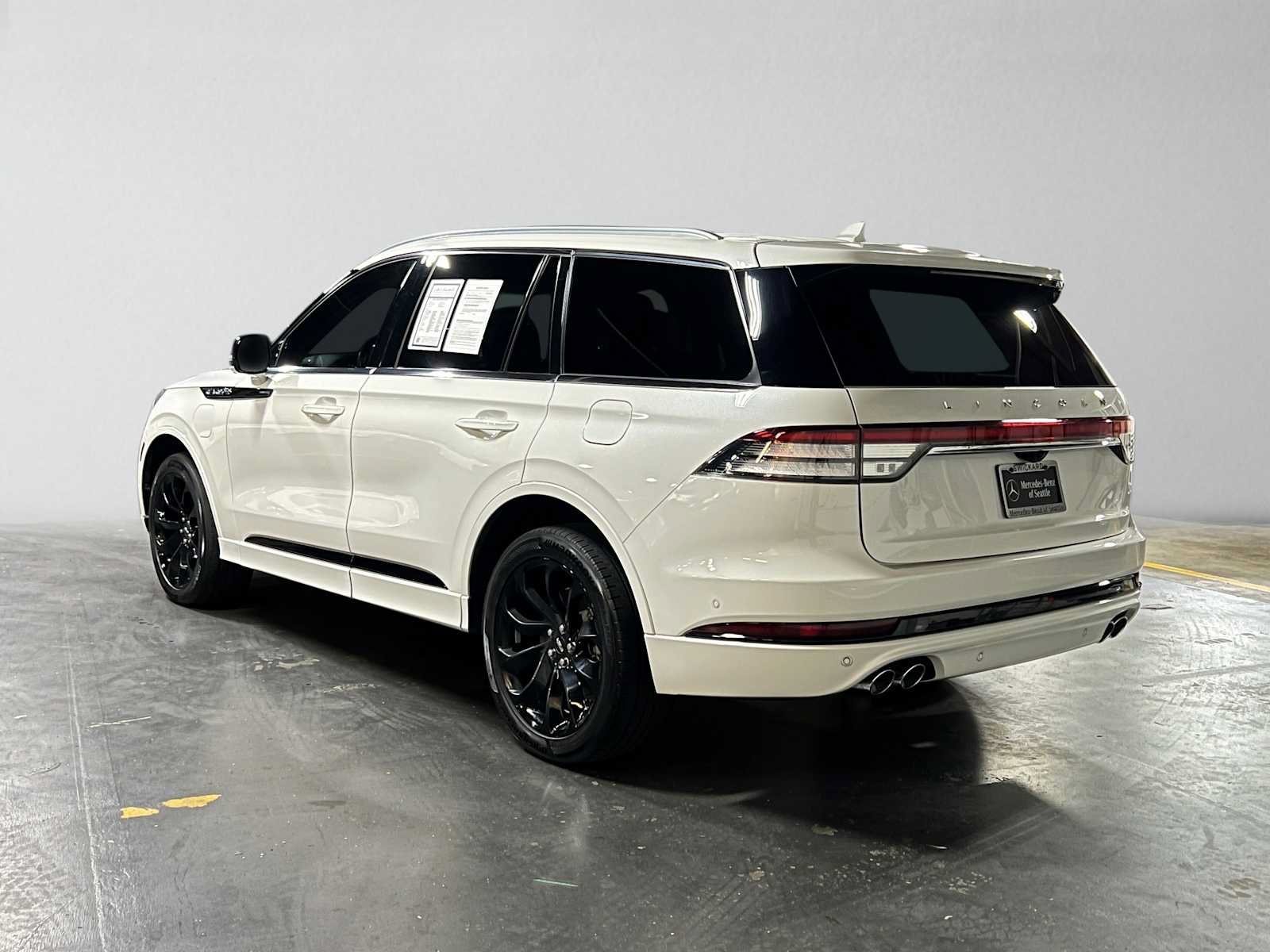 Used 2023 Lincoln Aviator Grand Touring w/ Equipment Group 301A AWD/4WD image 5