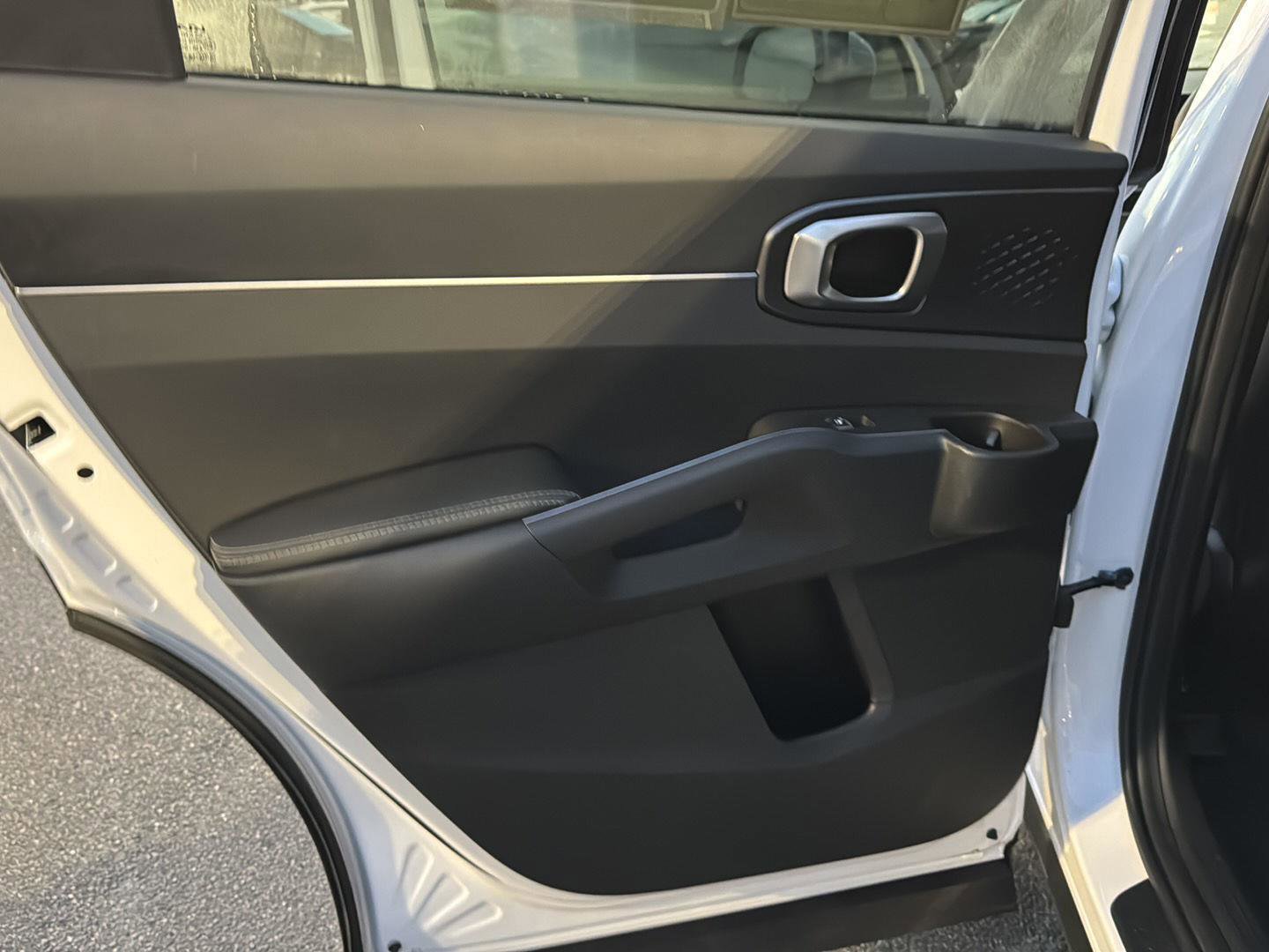 Used 2024 Kia Sorento S image 15