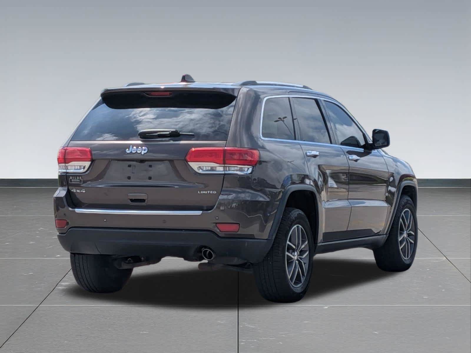 Used 2017 Jeep Grand Cherokee Limited AWD/4WD image 5