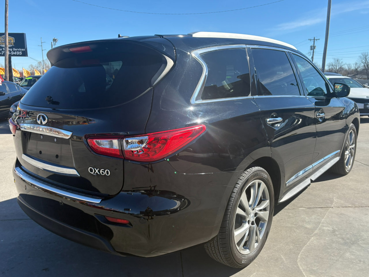 Used 2014 INFINITI QX60 FWD w/ Deluxe Touring Package image 8
