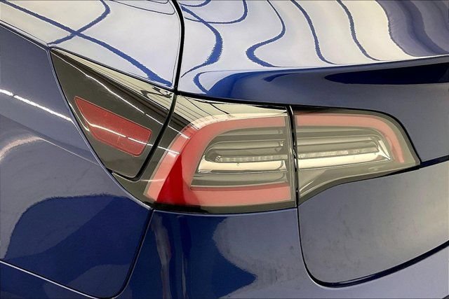 Used 2022 Tesla Model 3 Long Range AWD/4WD image 28