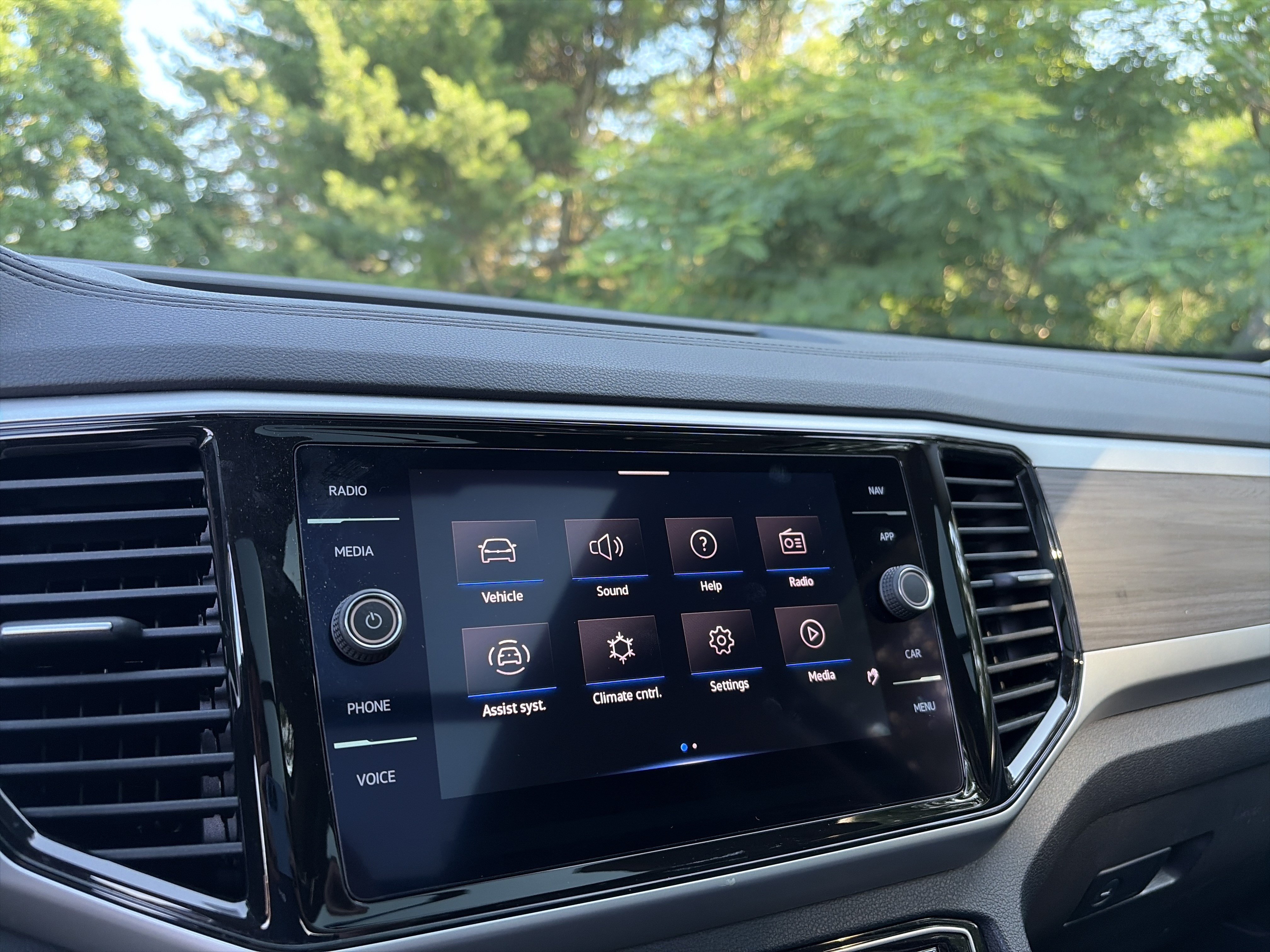 Used 2022 Volkswagen Atlas SEL AWD/4WD image 30