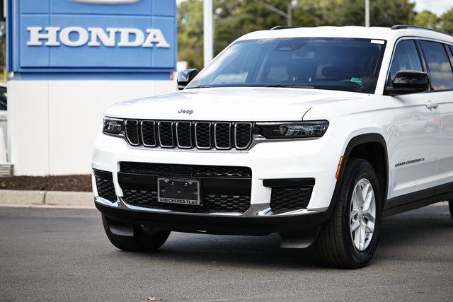 Used 2023 Jeep Grand Cherokee L Laredo image 2