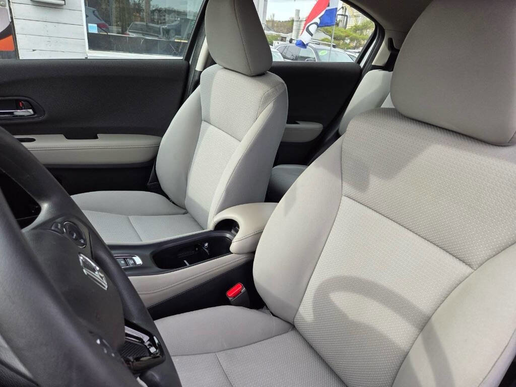 Used 2020 Honda HR-V LX image 11