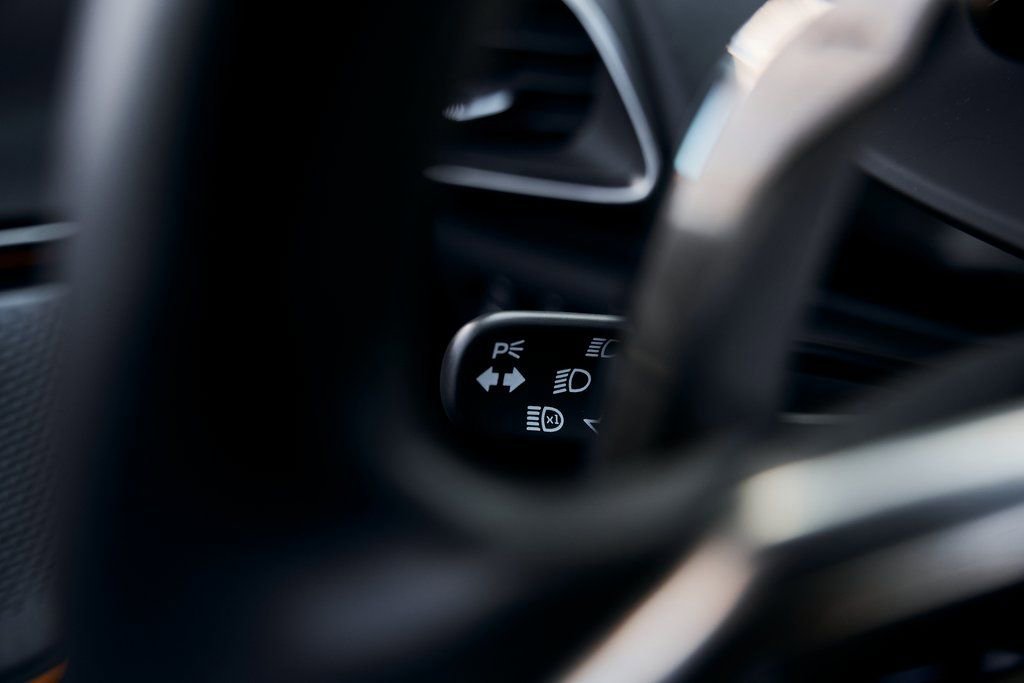 Used 2025 McLaren Artura Spider image 47