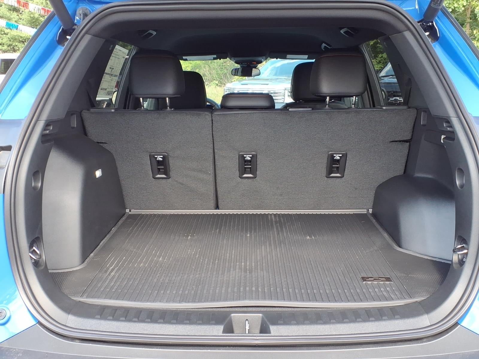 New 2027 Chevrolet Equinox RS w/ LPO, Floor Liner Package AWD/4WD image 11