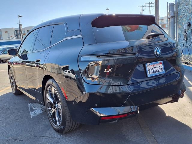 Used 2022 BMW iX xDrive50 w/ Premium Package image 3