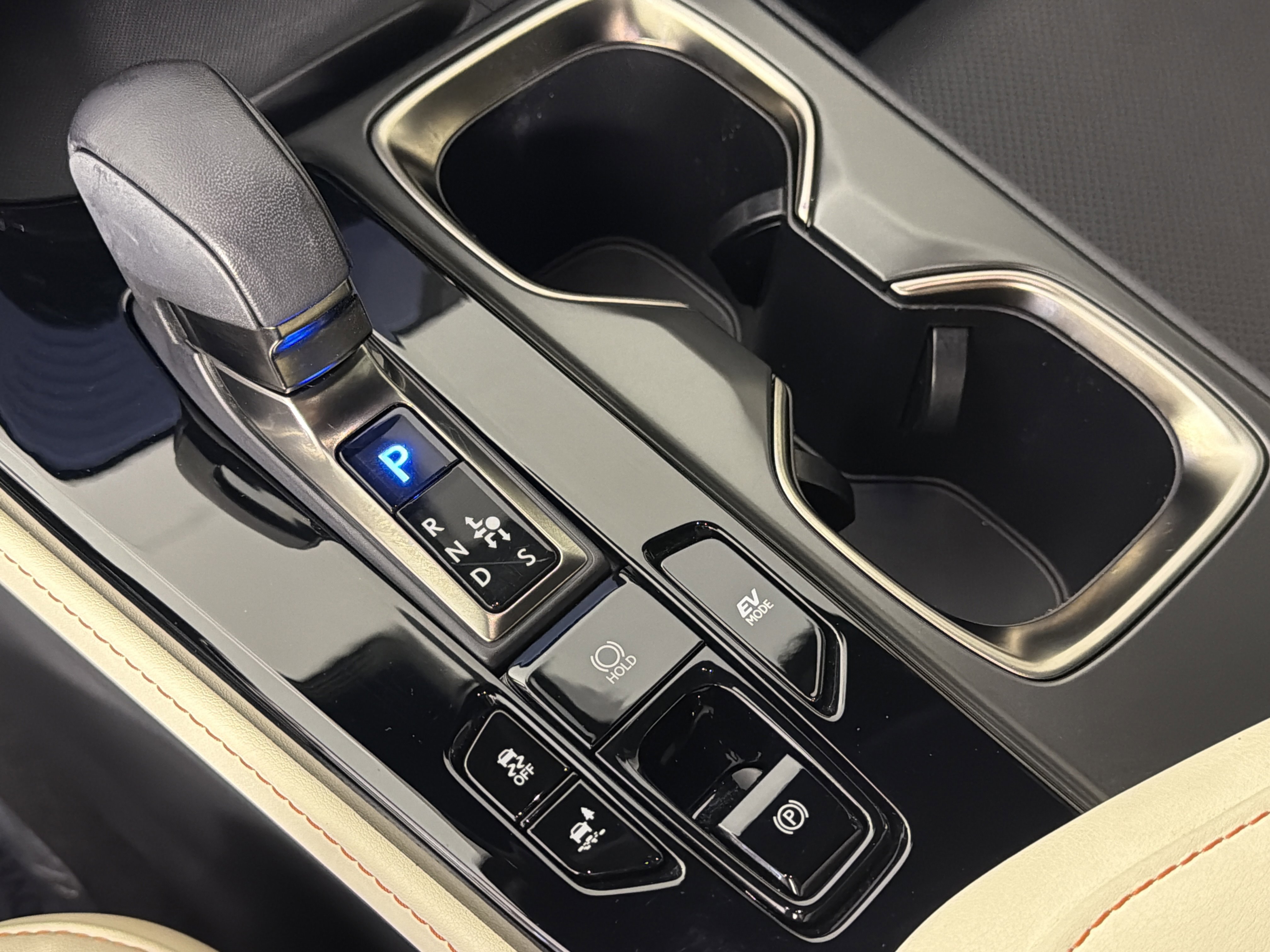 Used 2022 Lexus NX 350h AWD w/ Towing Package (2000 Lbs) image 14