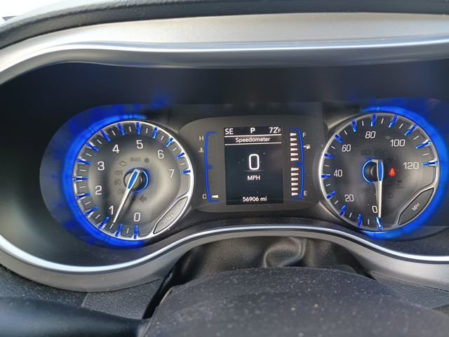 Used 2019 Chrysler Pacifica Touring-L image 12