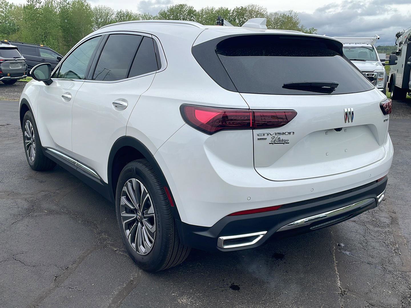 Used 2025 Buick Envision Preferred AWD/4WD image 3