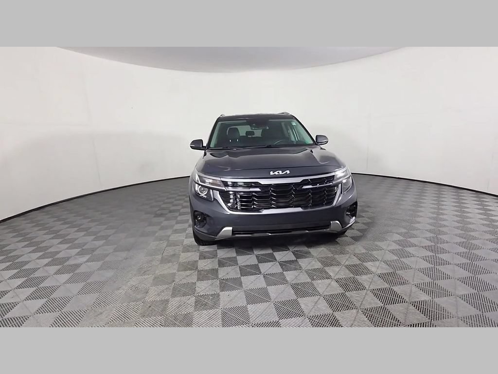 Used 2024 Kia Seltos EX FWD image 49